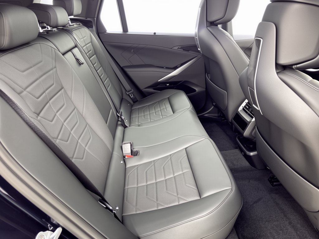 New 2027 BMW X5 xDrive40i w/ M Sport Professional Package AWD/4WD image 29