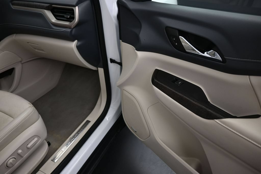 Used 2023 GMC Acadia Denali AWD/4WD image 18