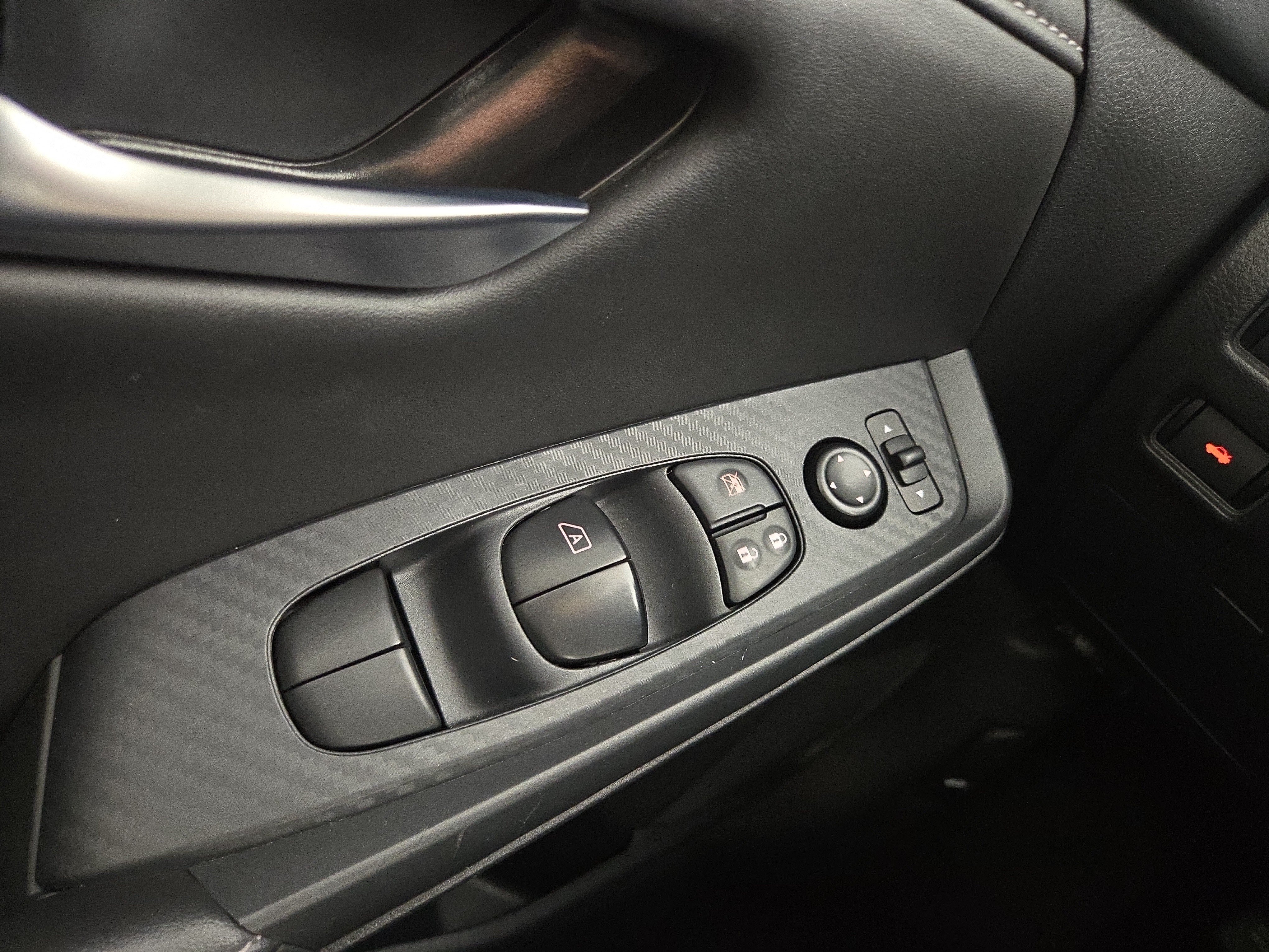 Used 2025 Nissan Sentra SV FWD image 28