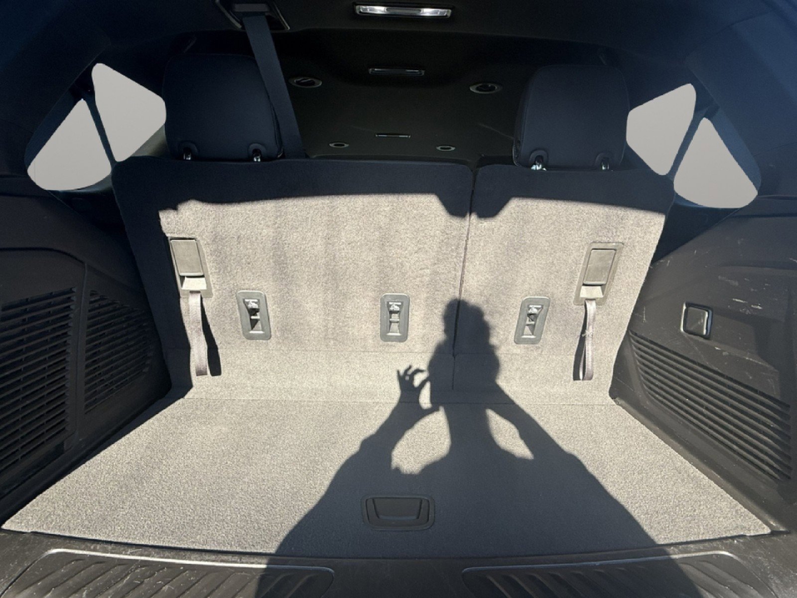 Used 2024 GMC Yukon SLT image 32