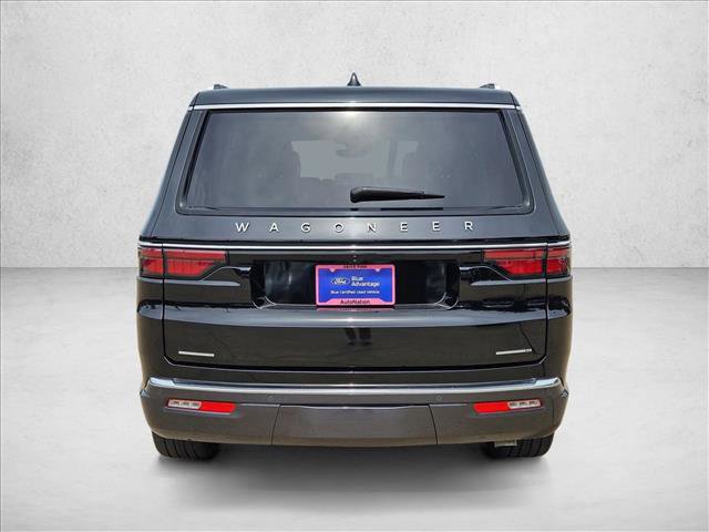 Used 2022 Jeep Wagoneer Series III w/ Premium Group I AWD/4WD image 7