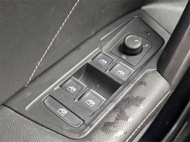 Used 2022 Volkswagen Tiguan SE R-Line image 27