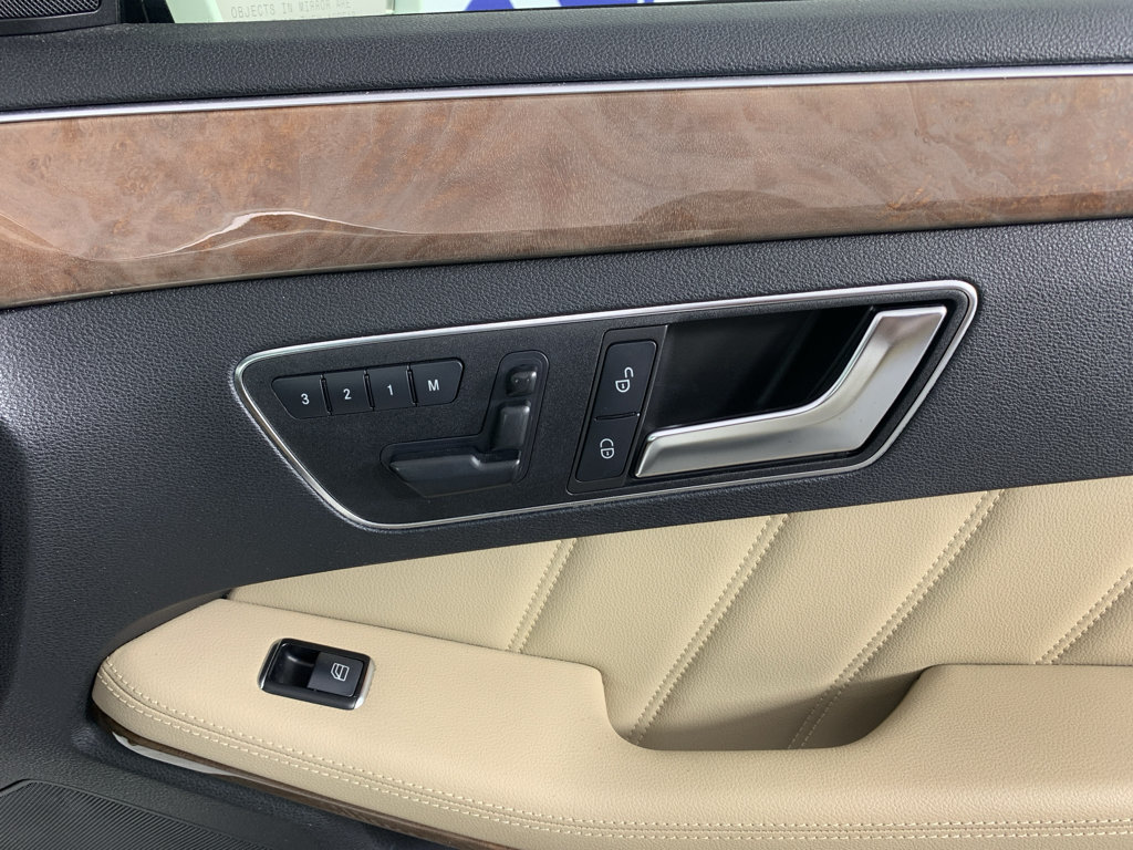 Used 2013 Mercedes-Benz E 350 4MATIC Sedan image 39