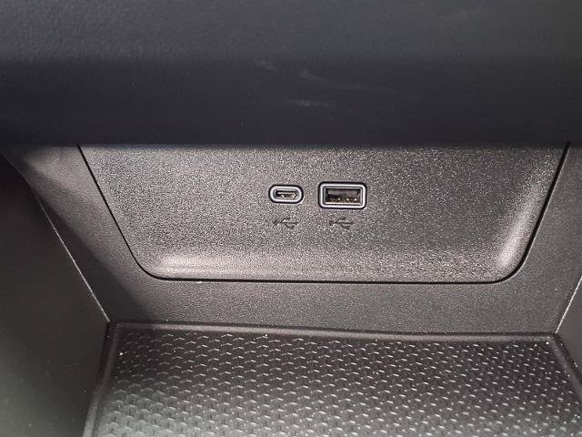 Used 2026 Chevrolet Equinox LT w/ Safety and Technology Package AWD/4WD image 8