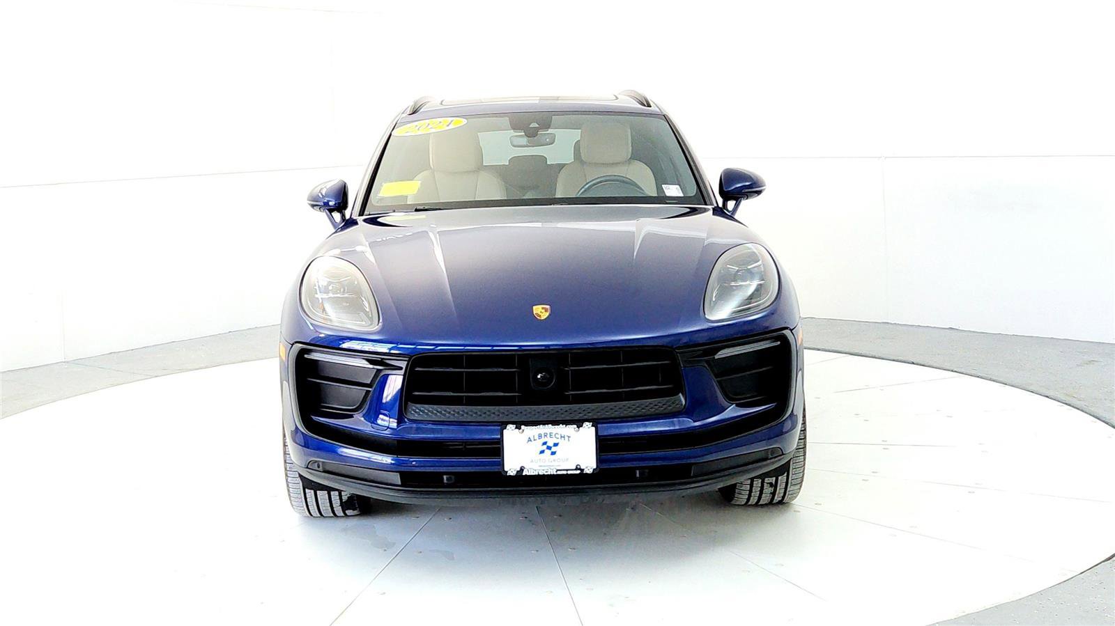 Used 2024 Porsche Macan Turbo image 8