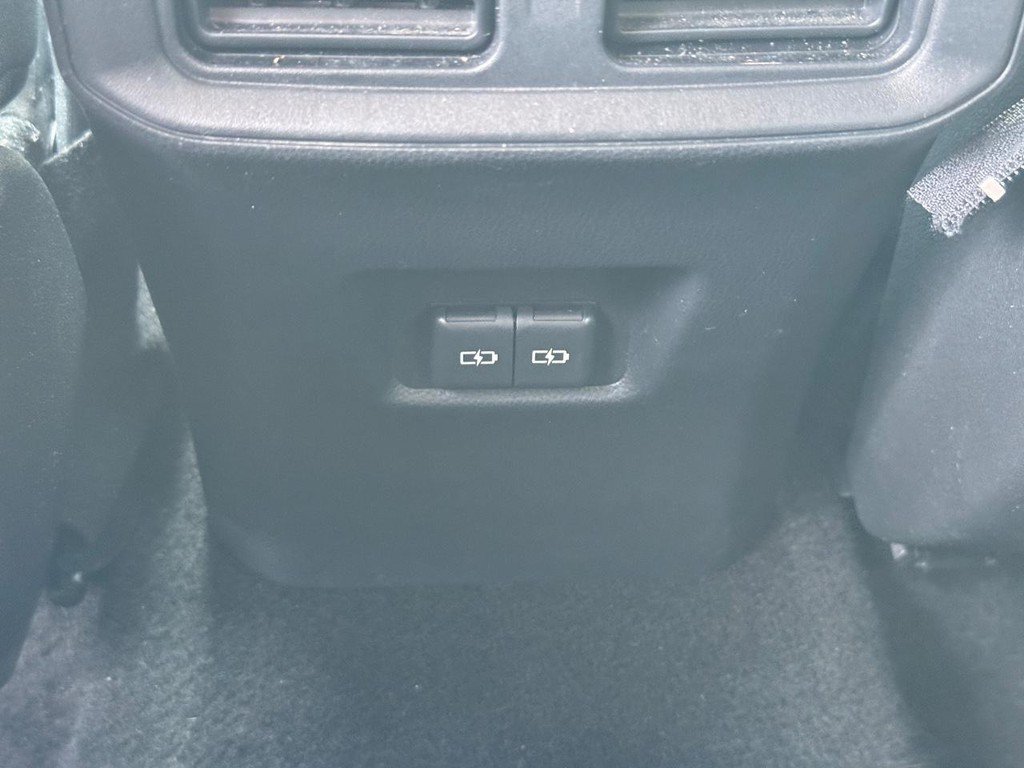 Used 2025 Toyota RAV4 XLE AWD/4WD image 12