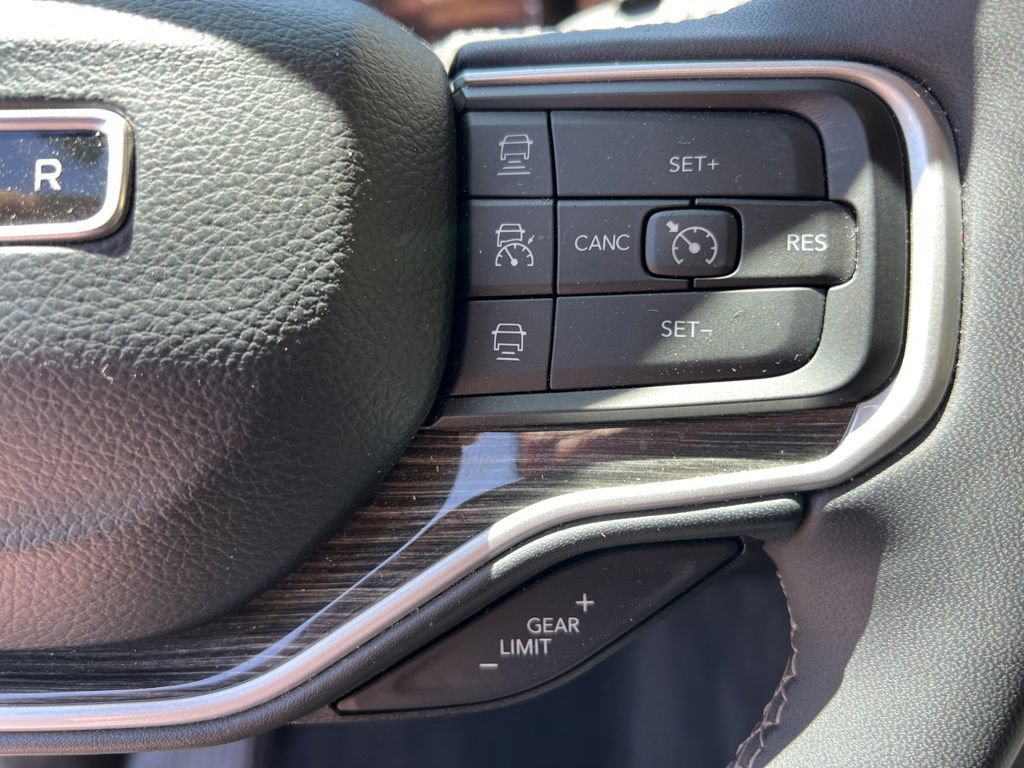 Used 2022 Jeep Wagoneer Series II AWD/4WD image 14