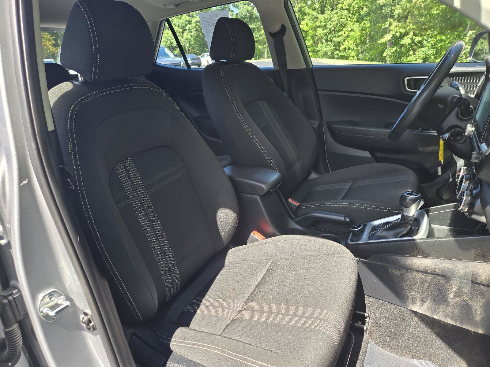 Used 2023 Hyundai Venue SEL FWD image 23