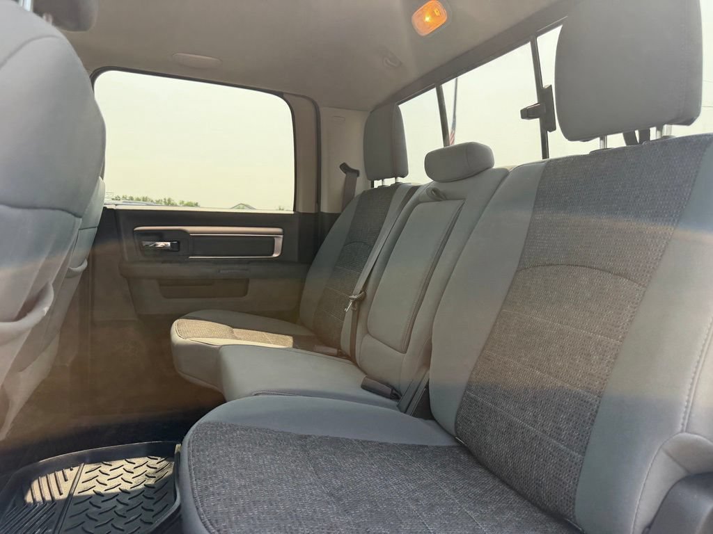 Used 2019 RAM 1500 Classic SLT w/ Black Appearance Group AWD/4WD image 26