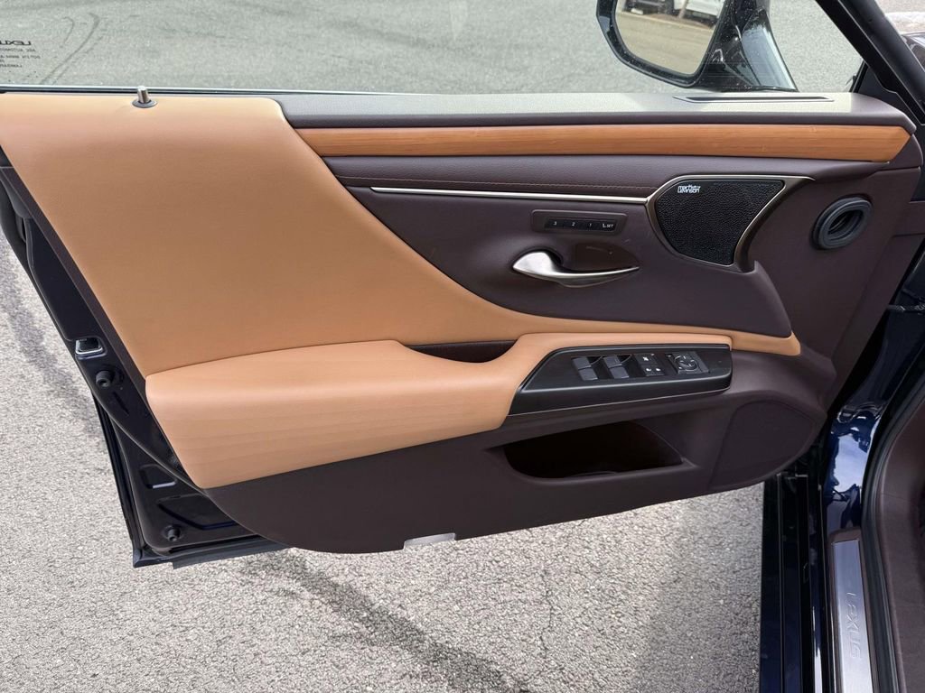 Used 2019 Lexus ES 350 Ultra Luxury w/ Accessory Package 2 image 12