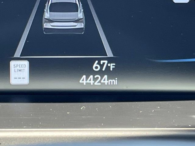 Used 2025 Hyundai Elantra Sport image 34