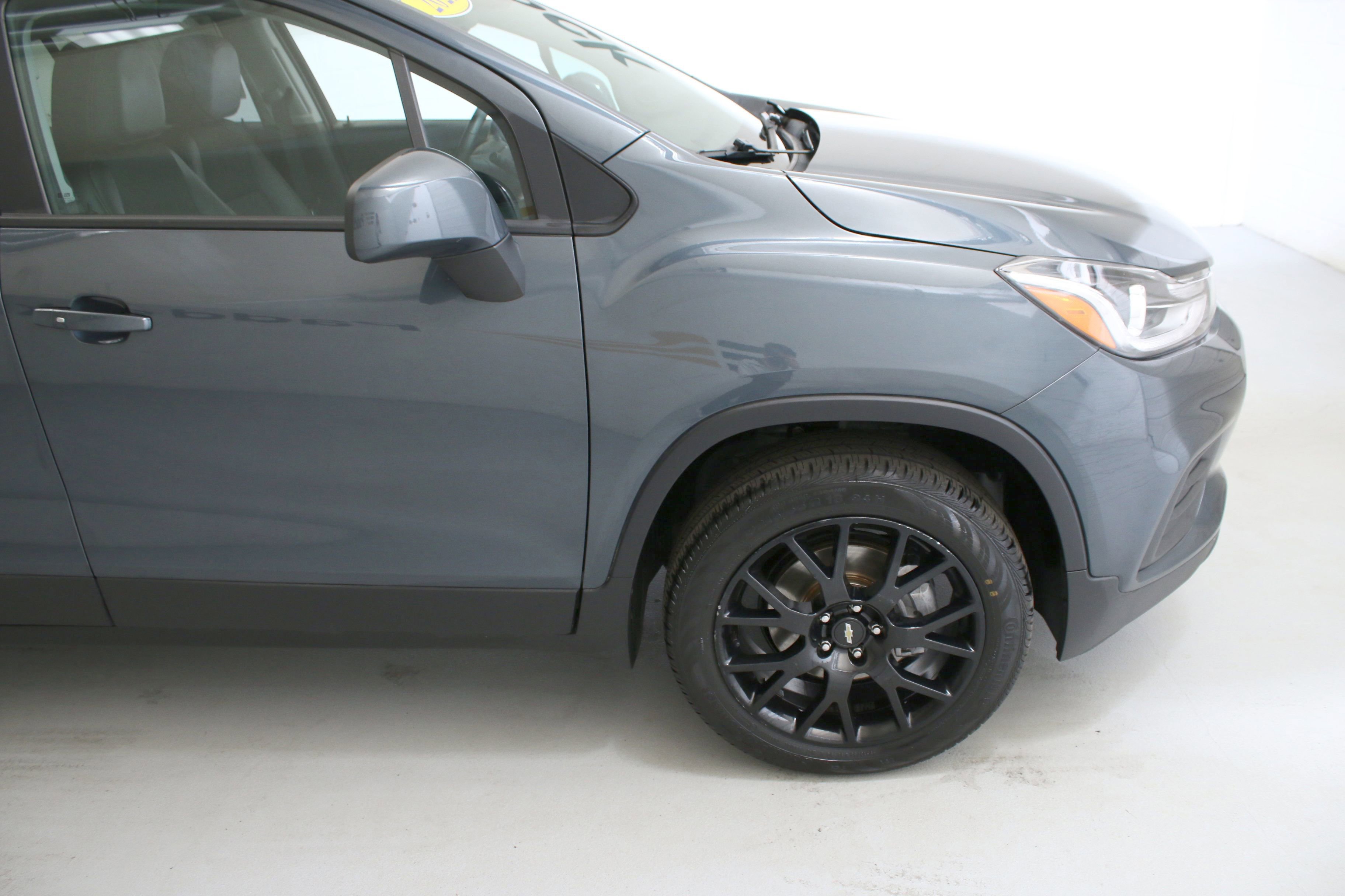 Used 2022 Chevrolet Trax LT w/ Driver Confidence Package AWD/4WD image 11