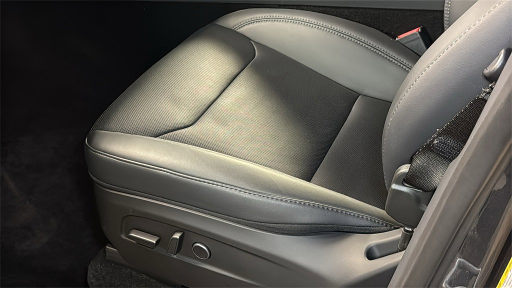 Used 2026 Tesla Model Y 2WD image 26