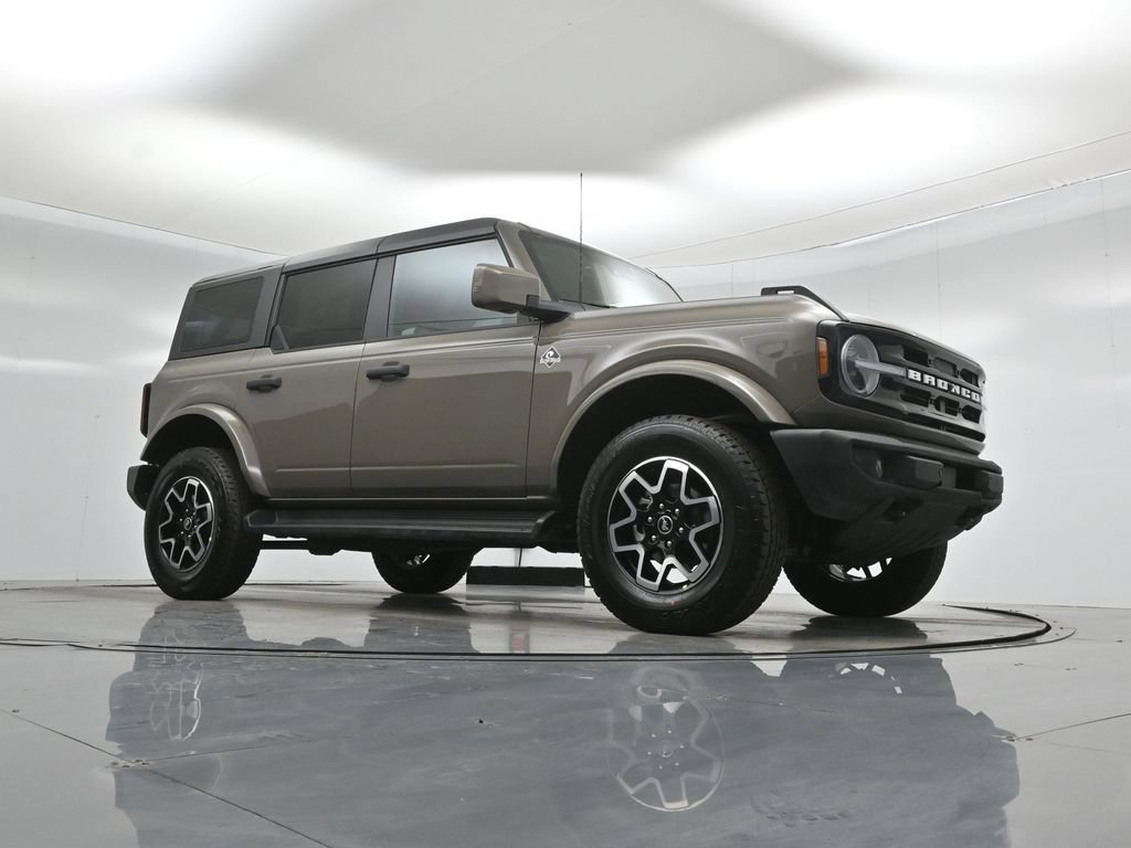 New 2026 Ford Bronco Outer Banks AWD/4WD image 3