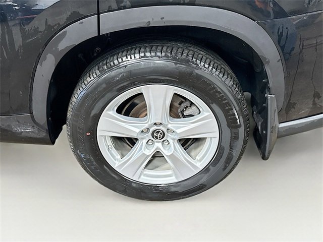 Used 2022 Toyota Highlander L image 10