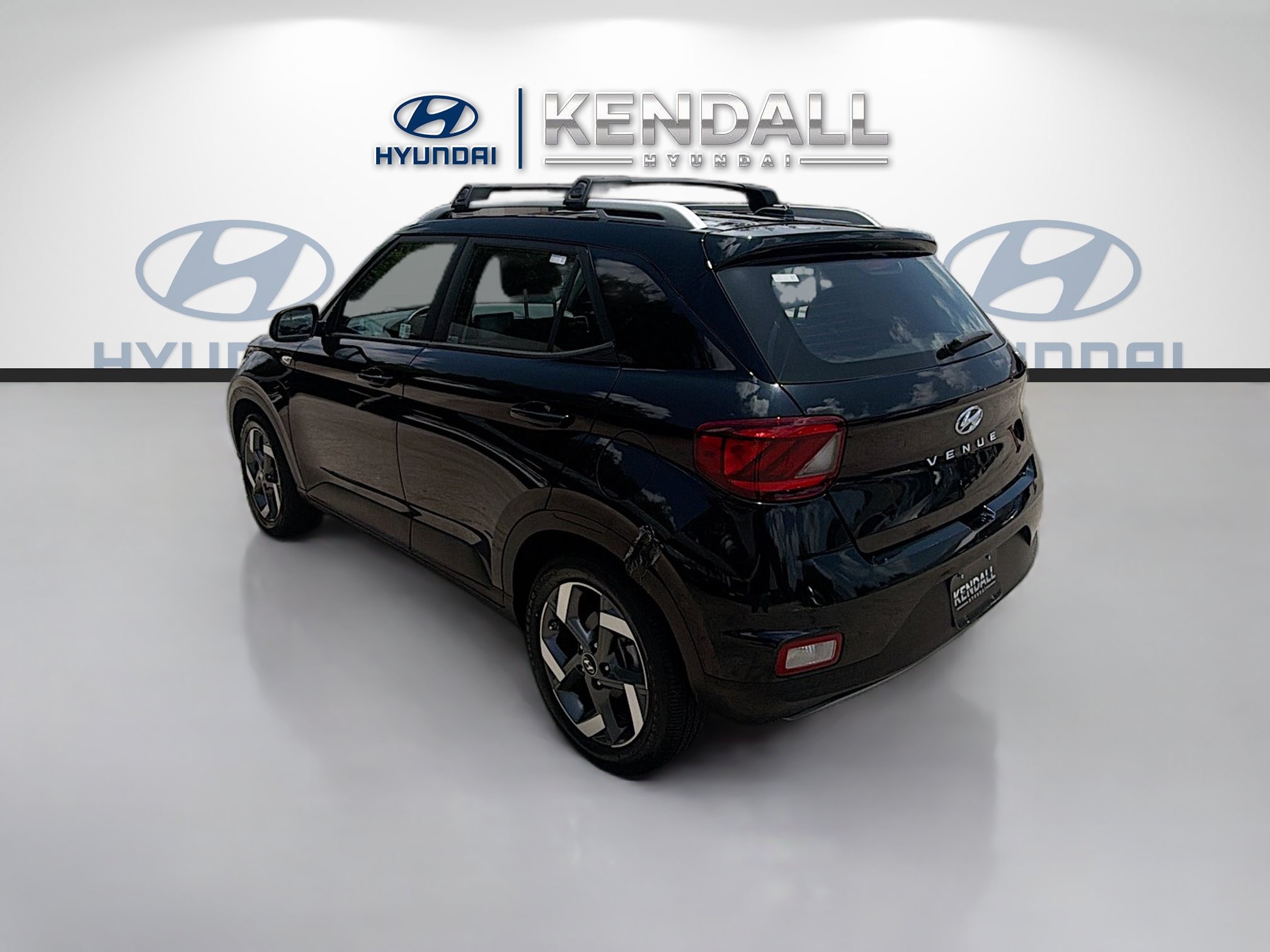 Used 2024 Hyundai Venue SEL FWD image 5