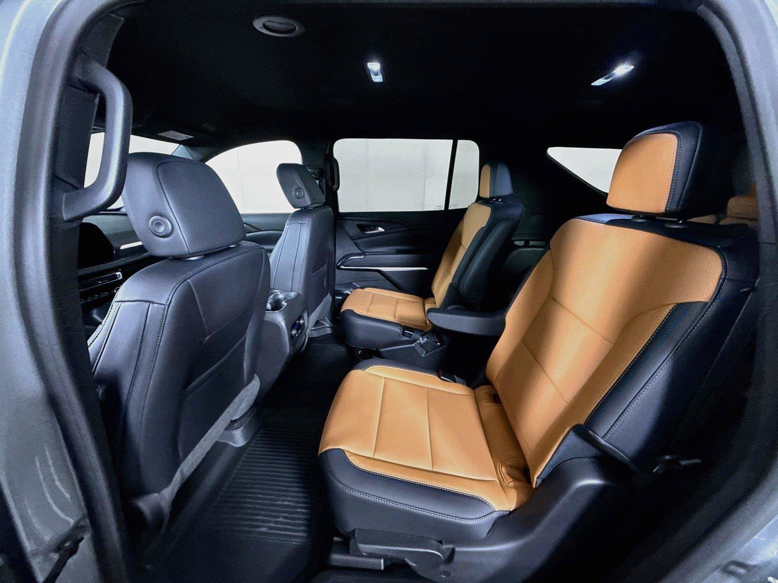 New 2027 Chevrolet Traverse Z71 w/ Enhanced Driving Package AWD/4WD image 18