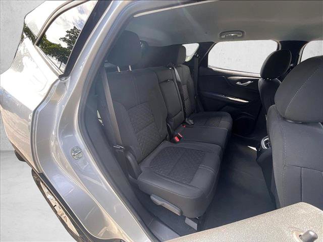 Used 2022 Chevrolet Blazer LT FWD image 26