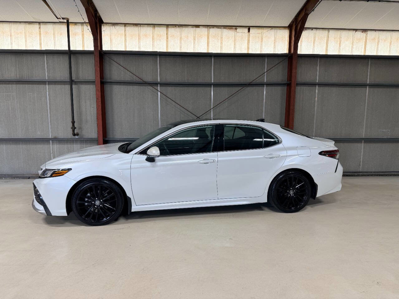 Used 2022 Toyota Camry XSE w/ Carpet Mat Package (TMS) image 1