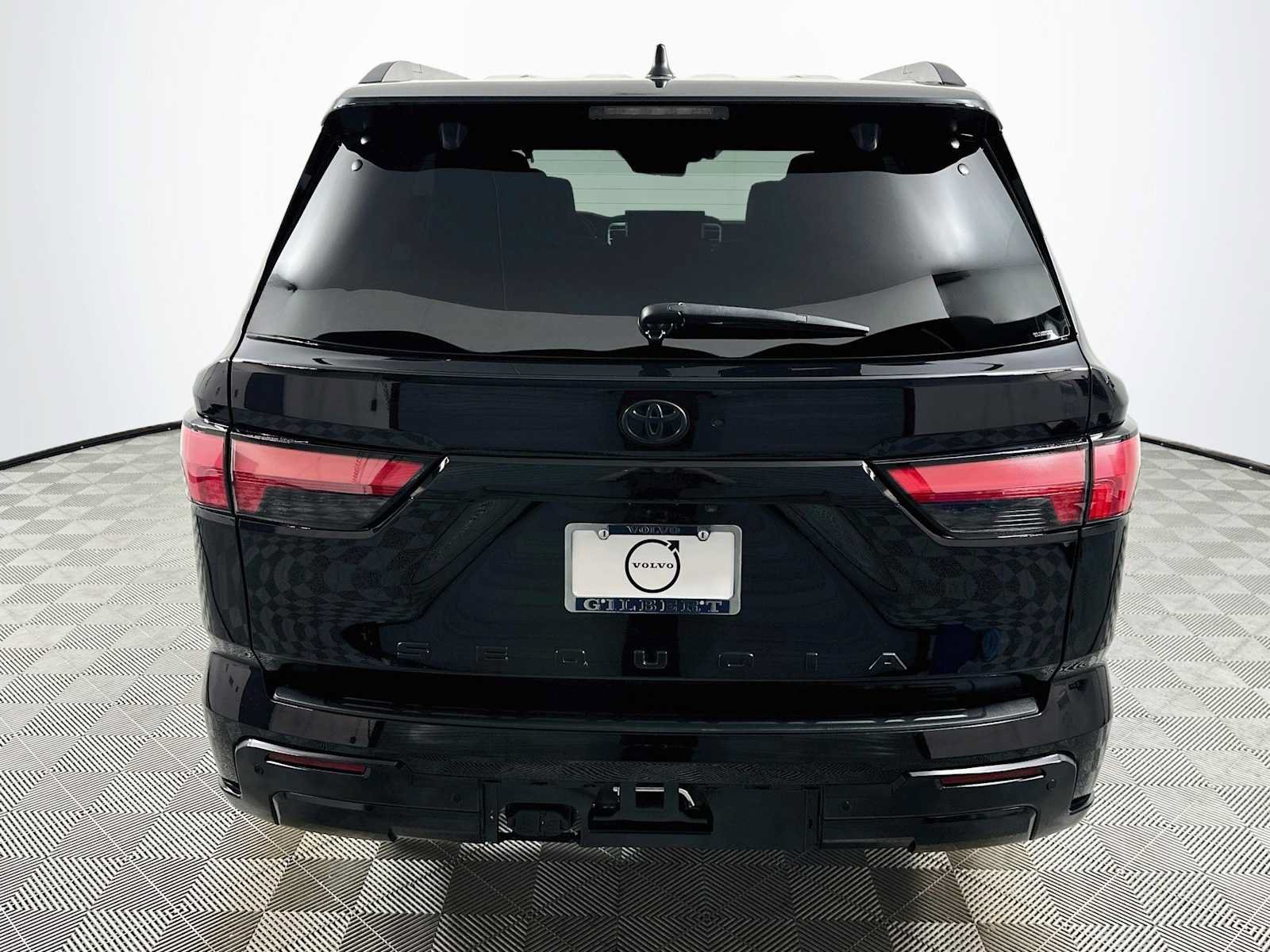 Used 2024 Toyota Sequoia Platinum AWD/4WD image 6