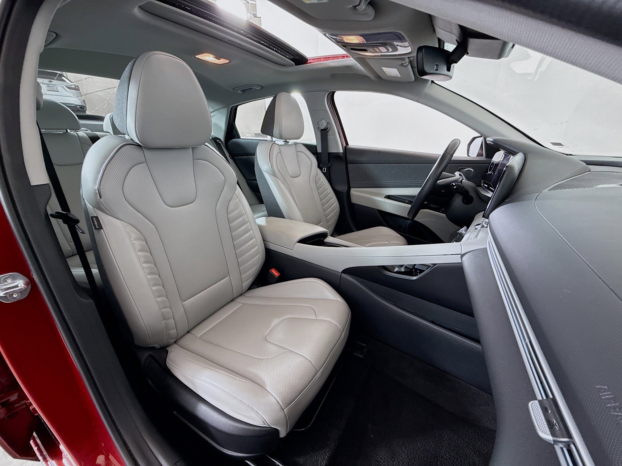 Used 2024 Hyundai Elantra Limited FWD image 28