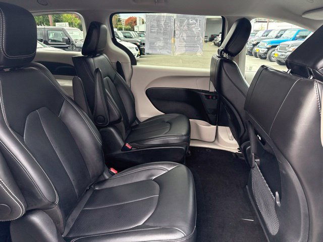 Used 2024 Chrysler Pacifica Limited FWD image 10