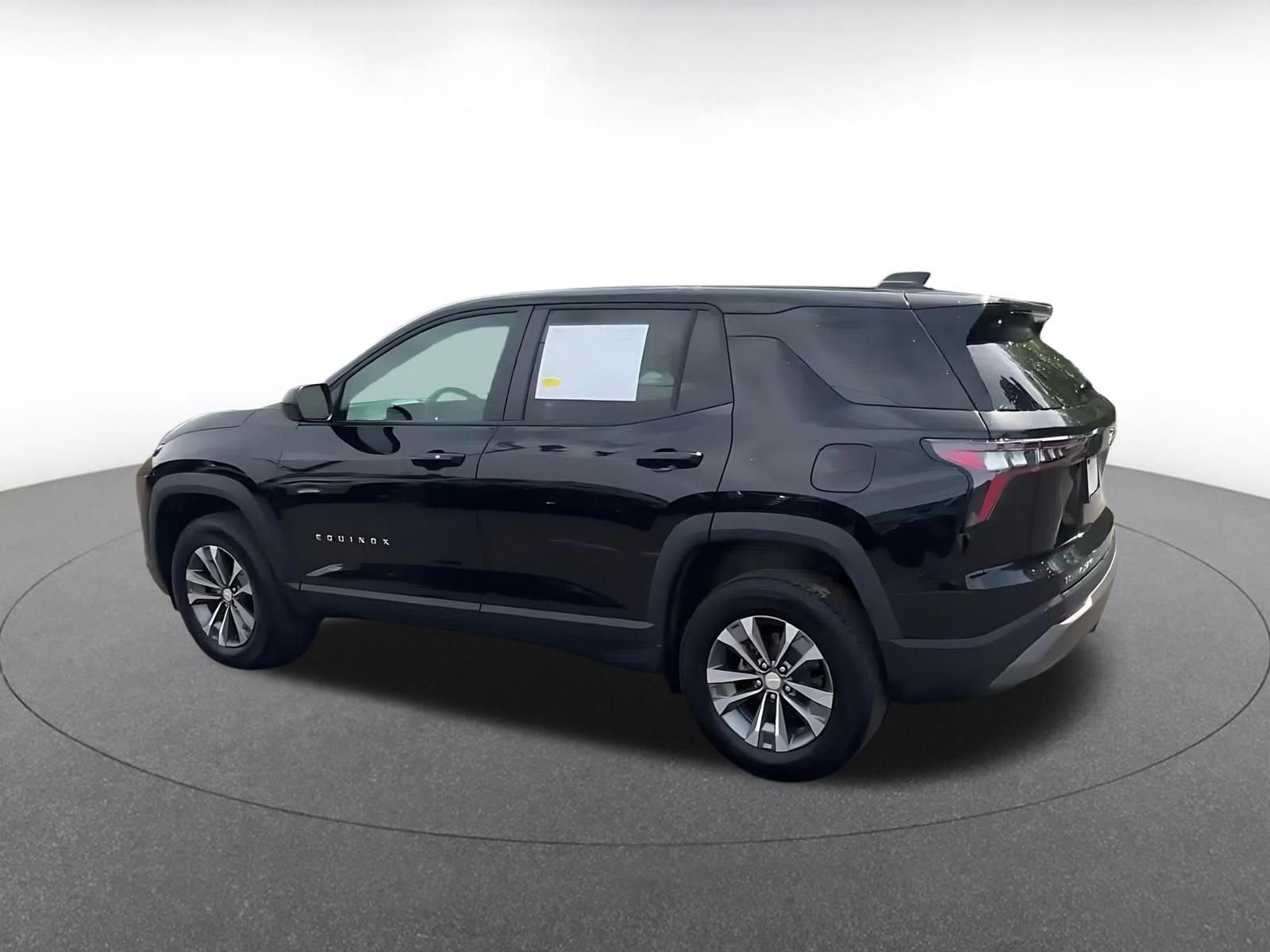 Used 2025 Chevrolet Equinox LT AWD/4WD image 10
