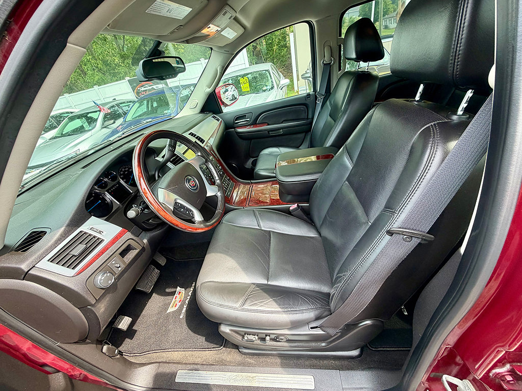 Used 2007 Cadillac Escalade EXT w/ Information Package AWD/4WD image 9
