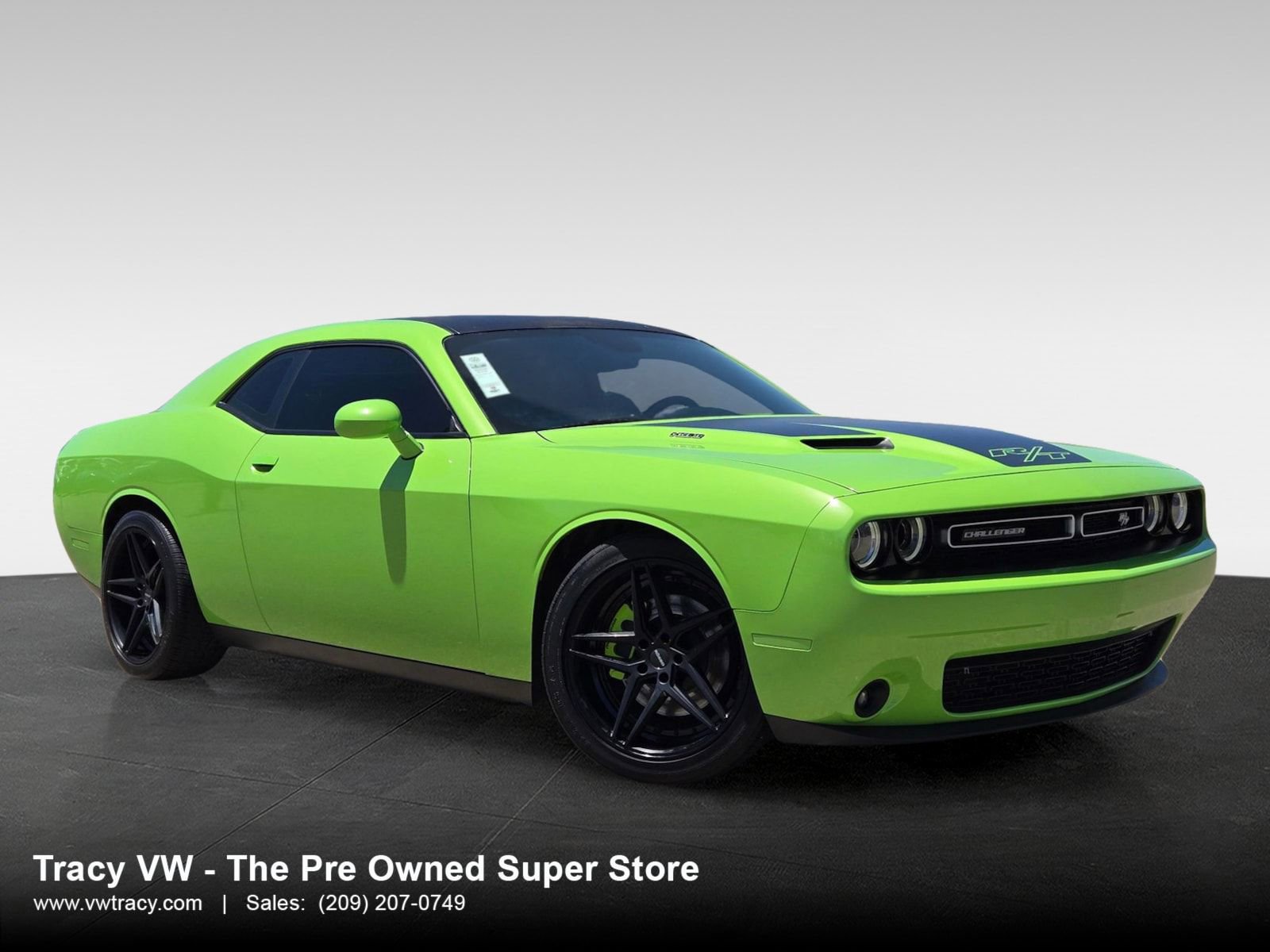 Used 2015 Dodge Challenger R/T w/ Quick Order Package 22B R/T RWD image 1