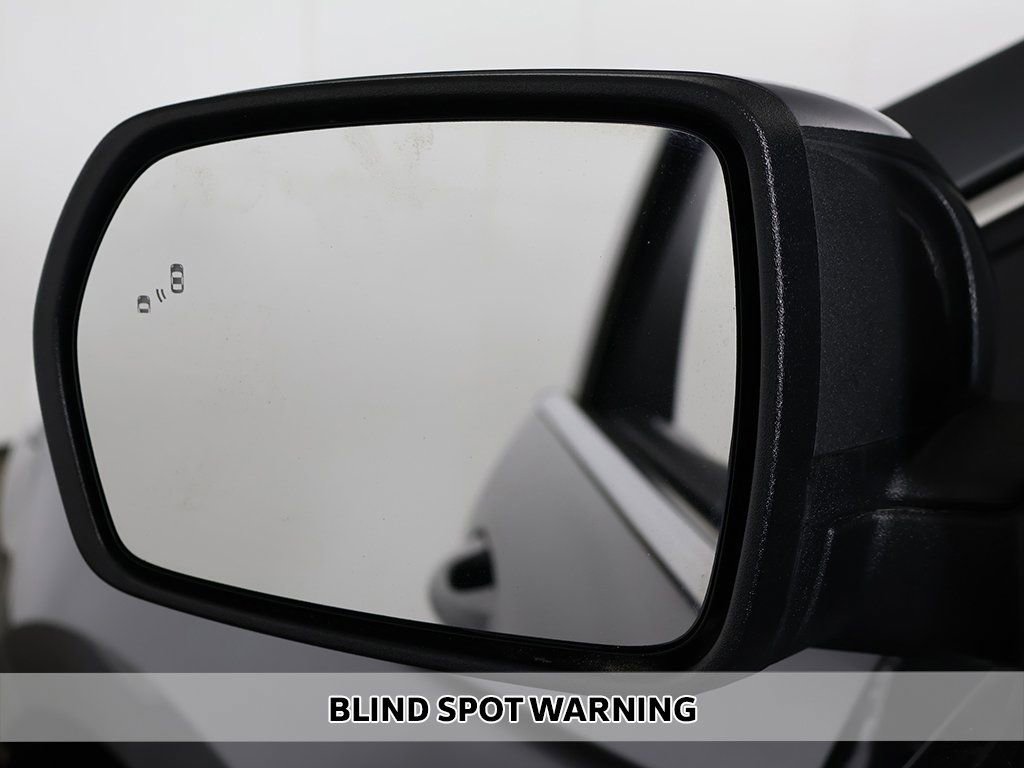 Used 2022 Ford Edge SEL w/ Convenience Package image 3