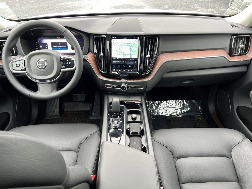 Certified 2023 Volvo XC60 B5 Plus w/ Climate Package image 2