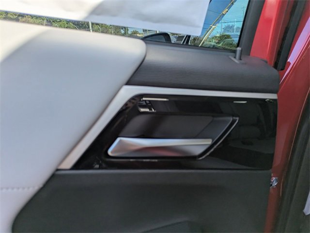 New 2025 Mitsubishi Outlander SE image 26