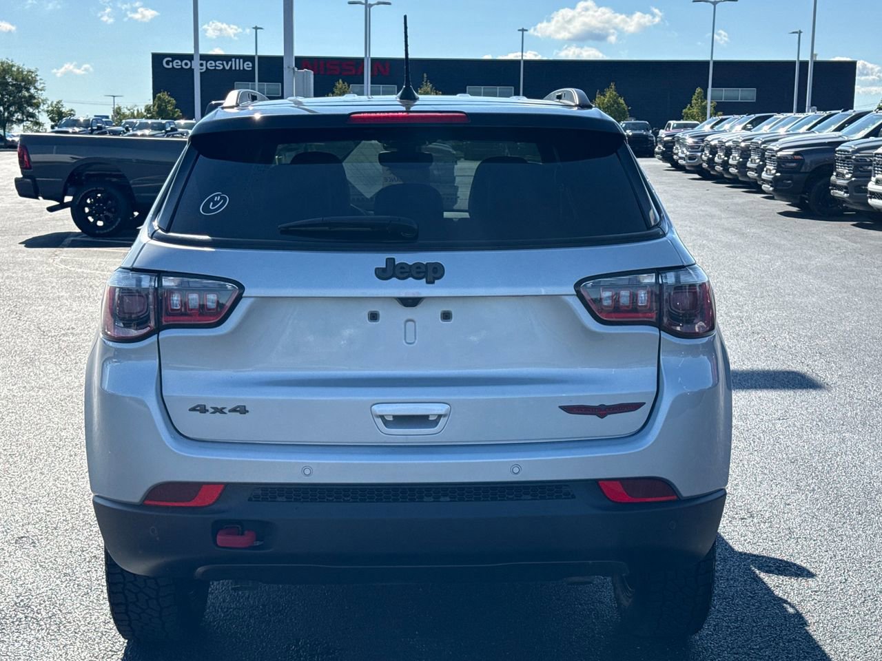 Used 2024 Jeep Compass Trailhawk image 4