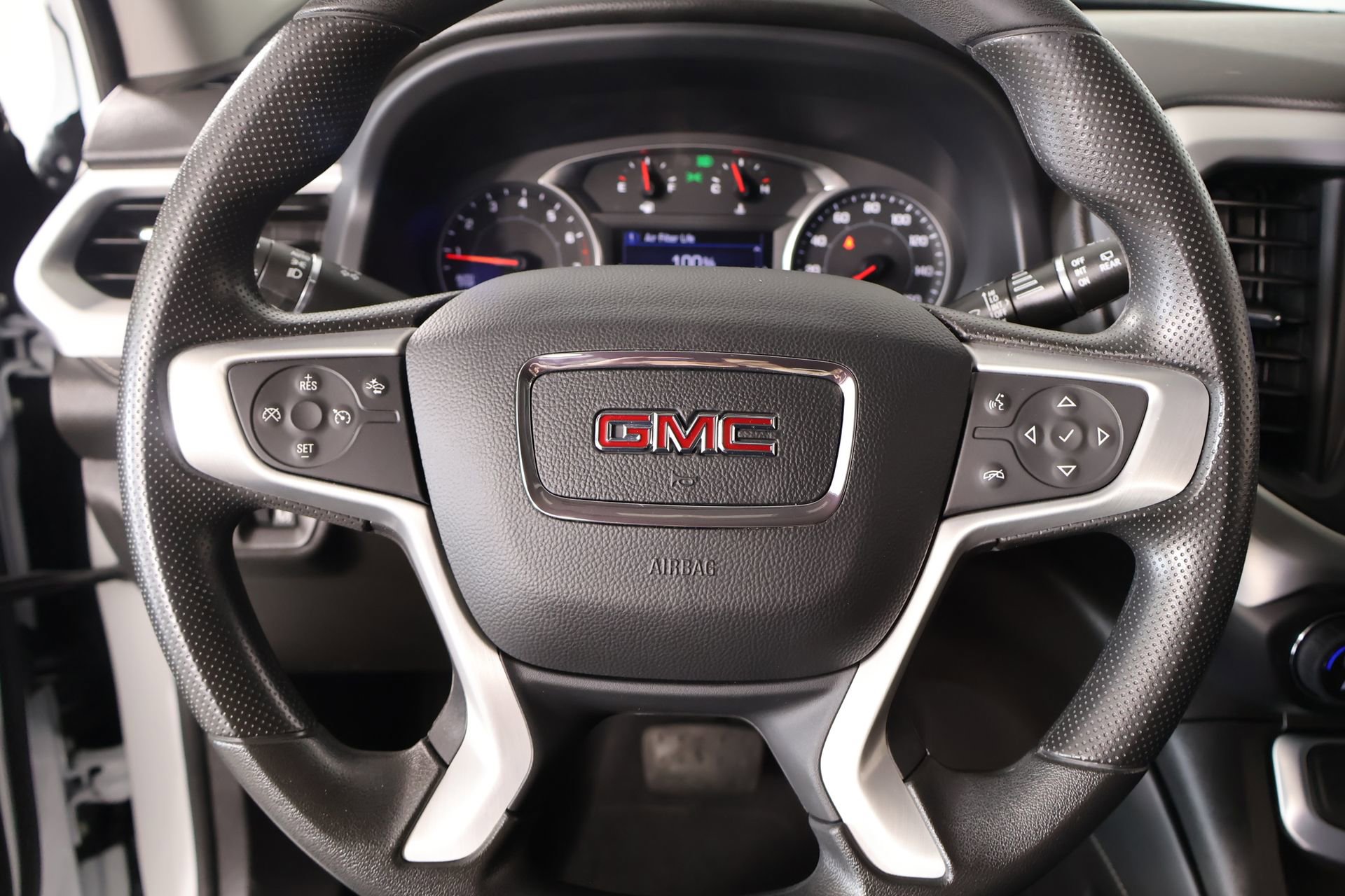 Used 2022 GMC Acadia SLE image 3