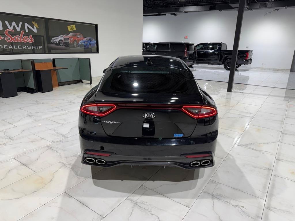 Used 2018 Kia Stinger Premium RWD image 10