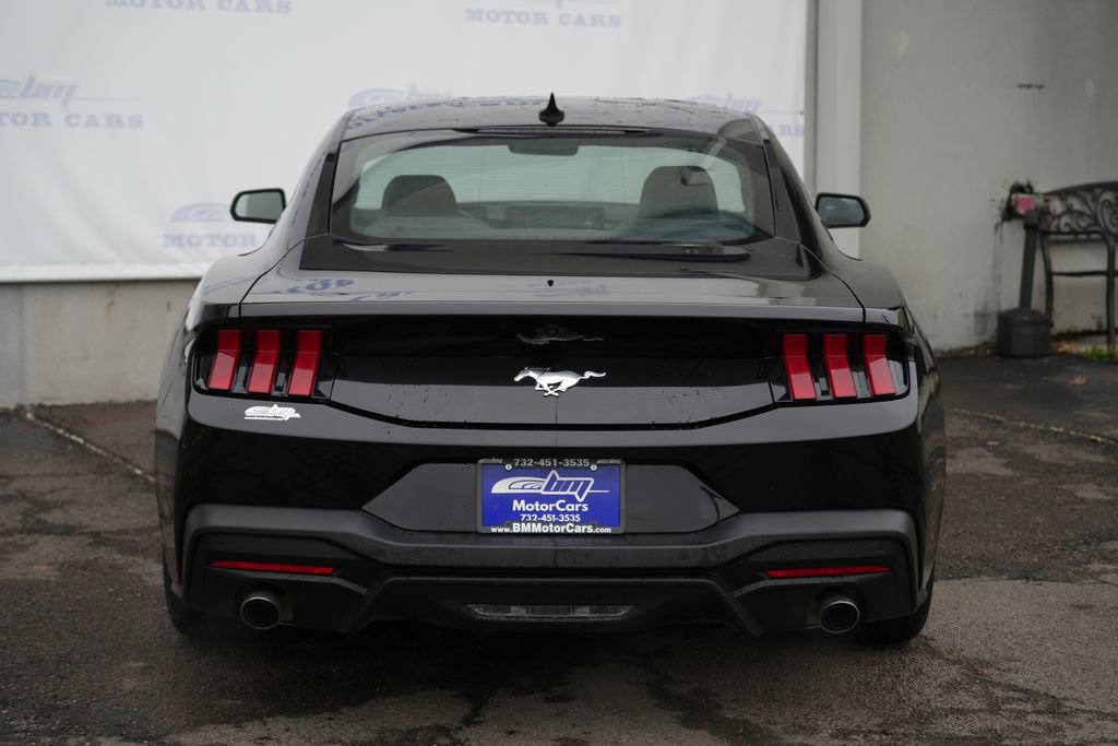 Used 2024 Ford Mustang Coupe image 6