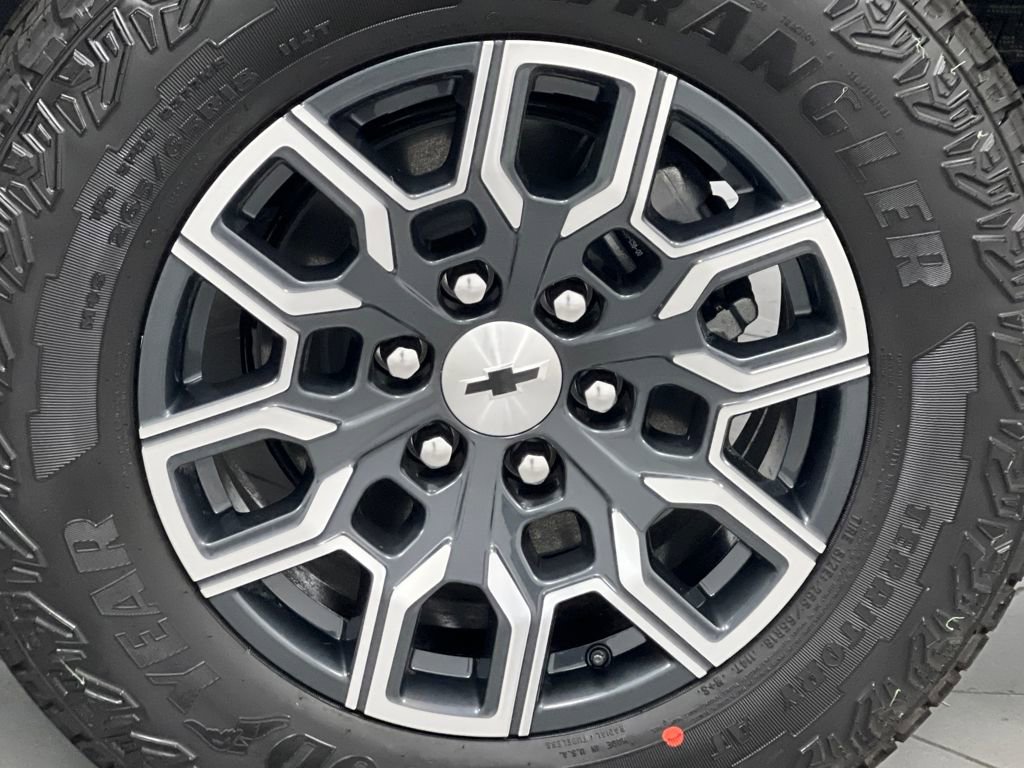 Used 2026 Chevrolet Colorado Z71 AWD/4WD image 60