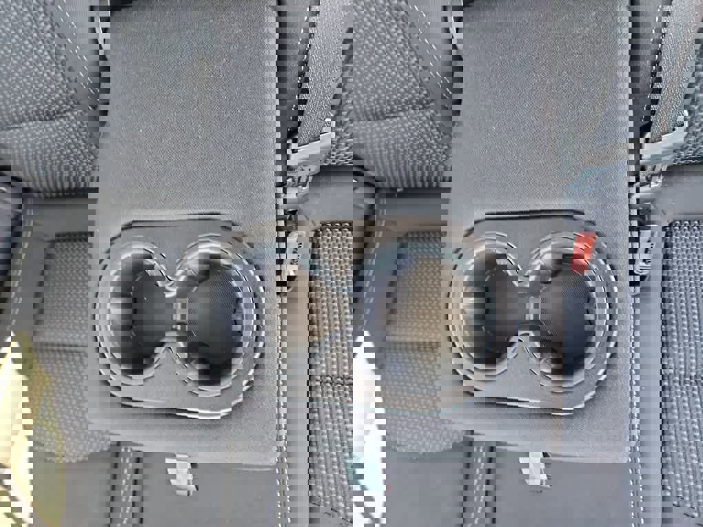 Used 2023 GMC Terrain SLE w/ Driver Convenience Package image 24