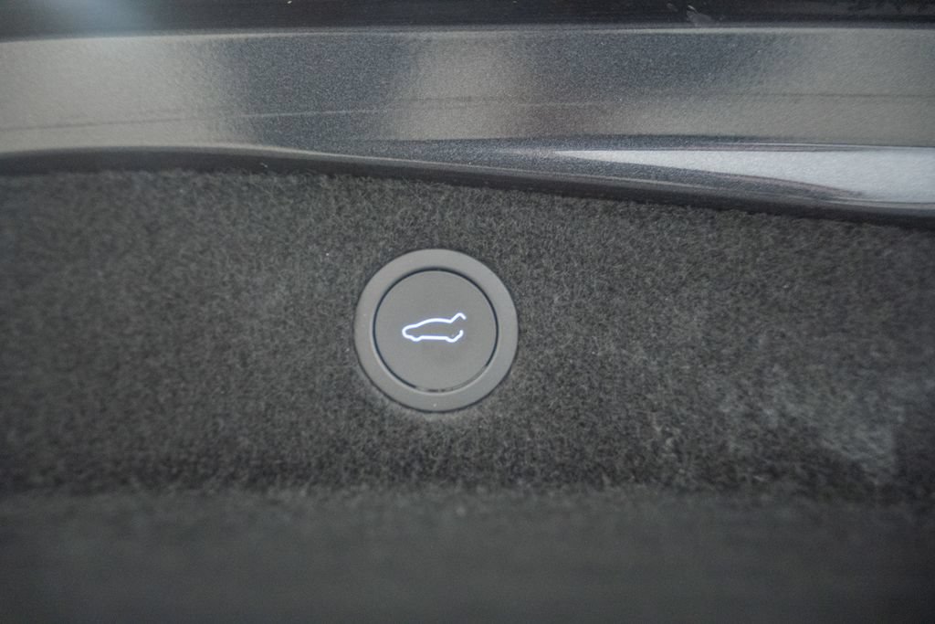 Used 2025 Tesla Model 3 RWD image 9