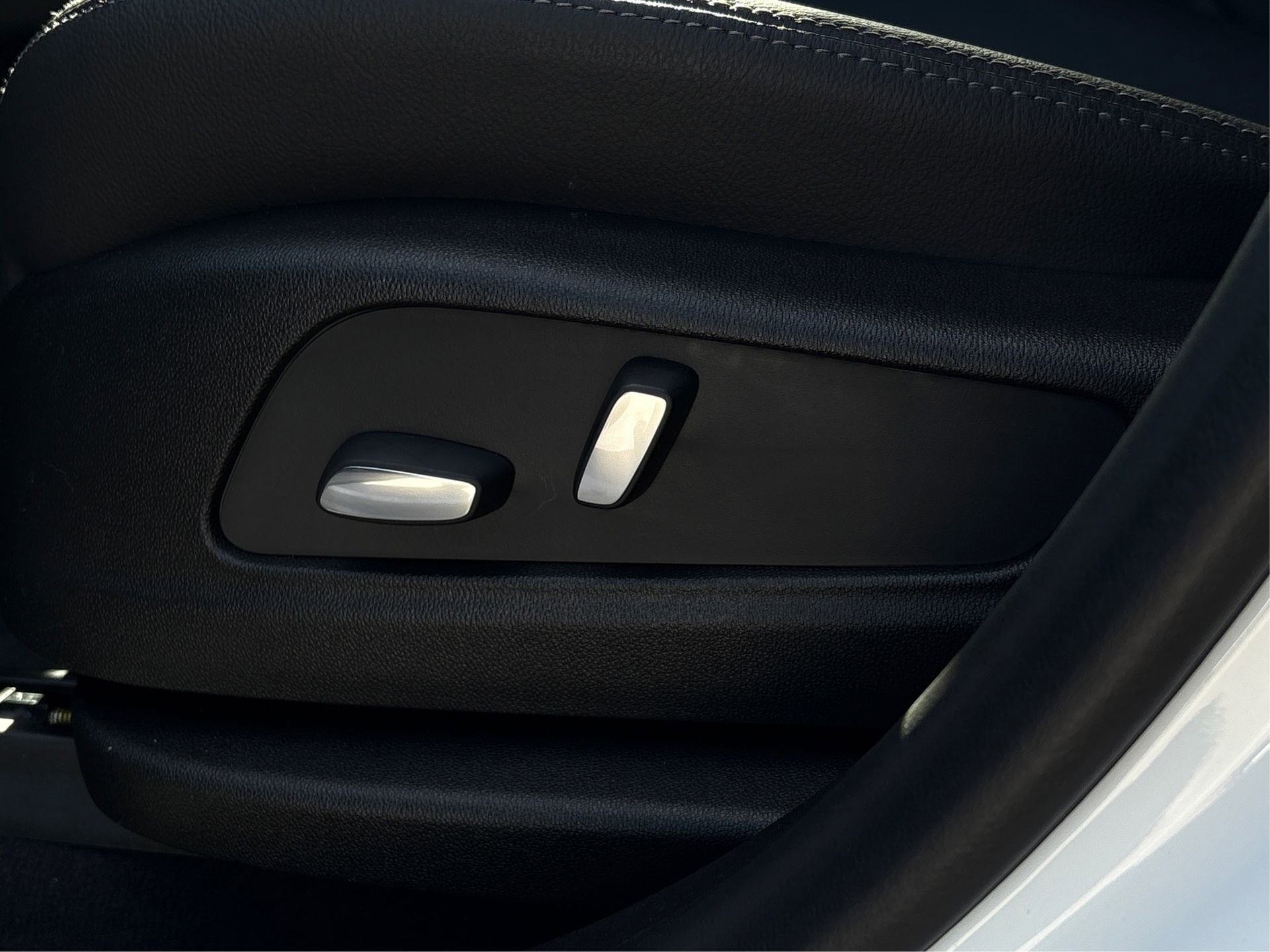 New 2026 Cadillac XT5 Luxury image 30