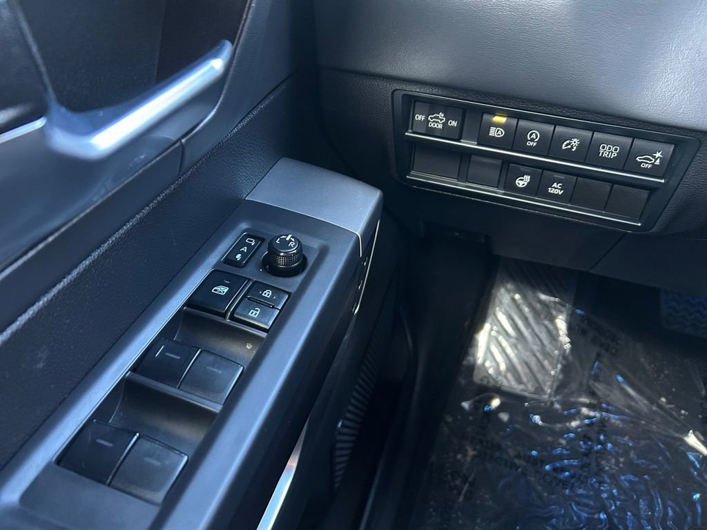 Used 2022 Toyota Tundra Platinum image 18