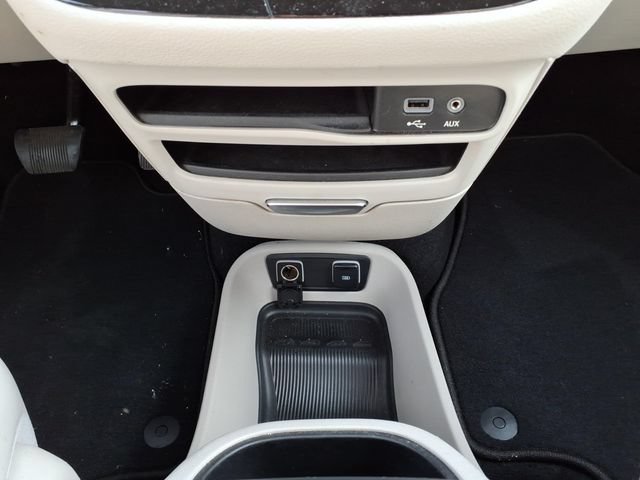 Used 2019 Chrysler Pacifica Limited FWD image 26