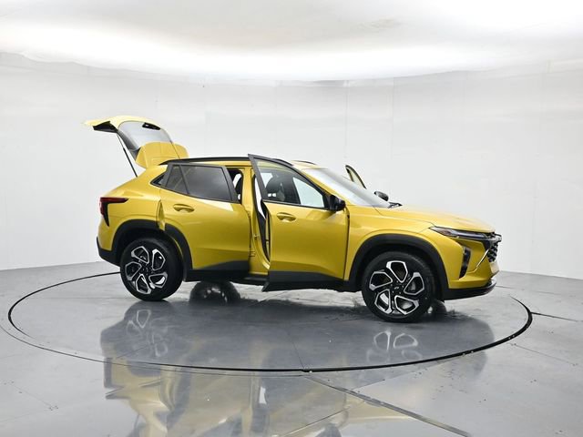 Used 2025 Chevrolet Trax RS w/ Driver Confidence Package image 48