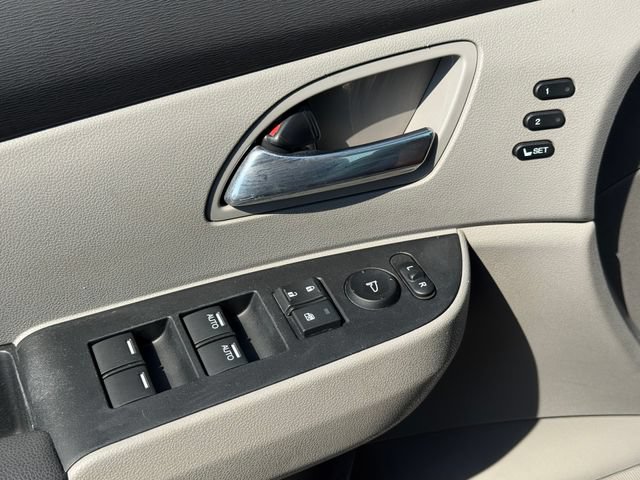 Used 2016 Honda Odyssey Touring Elite image 33
