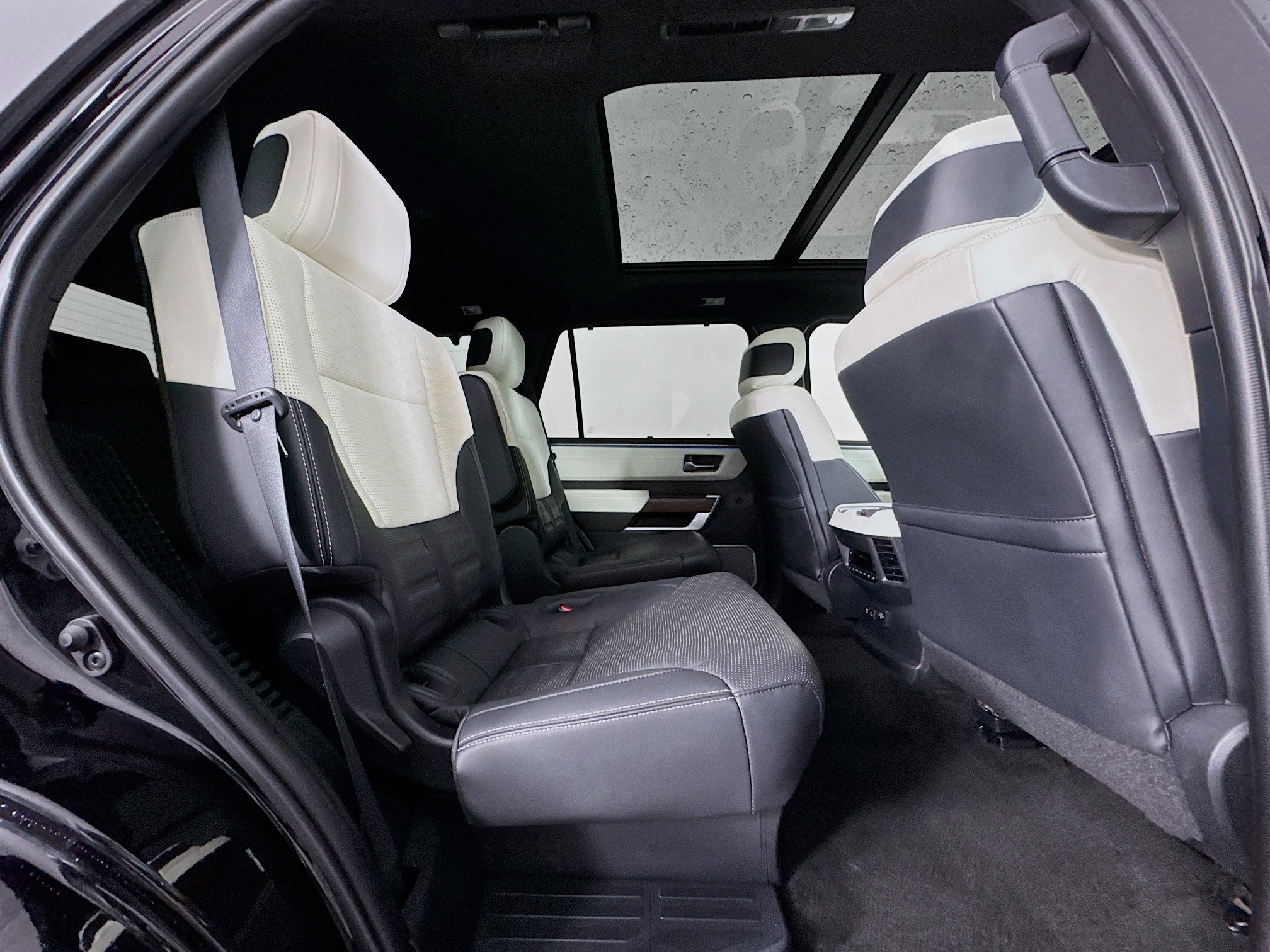 Certified 2023 Toyota Sequoia Capstone AWD/4WD image 31