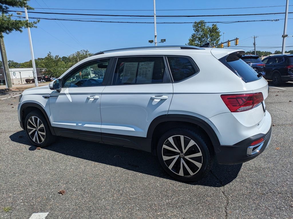Used 2024 Volkswagen Taos SE FWD image 6