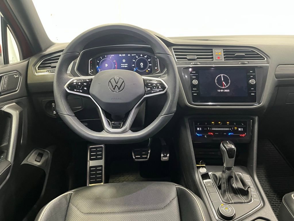 Certified 2024 Volkswagen Tiguan SEL R-Line image 21