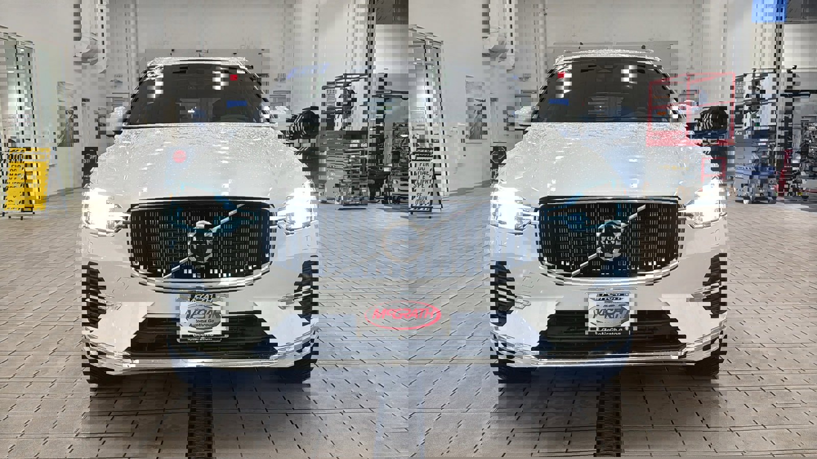 Used 2022 Volvo XC60 T8 Inscription Expression w/ Advanced Package image 10