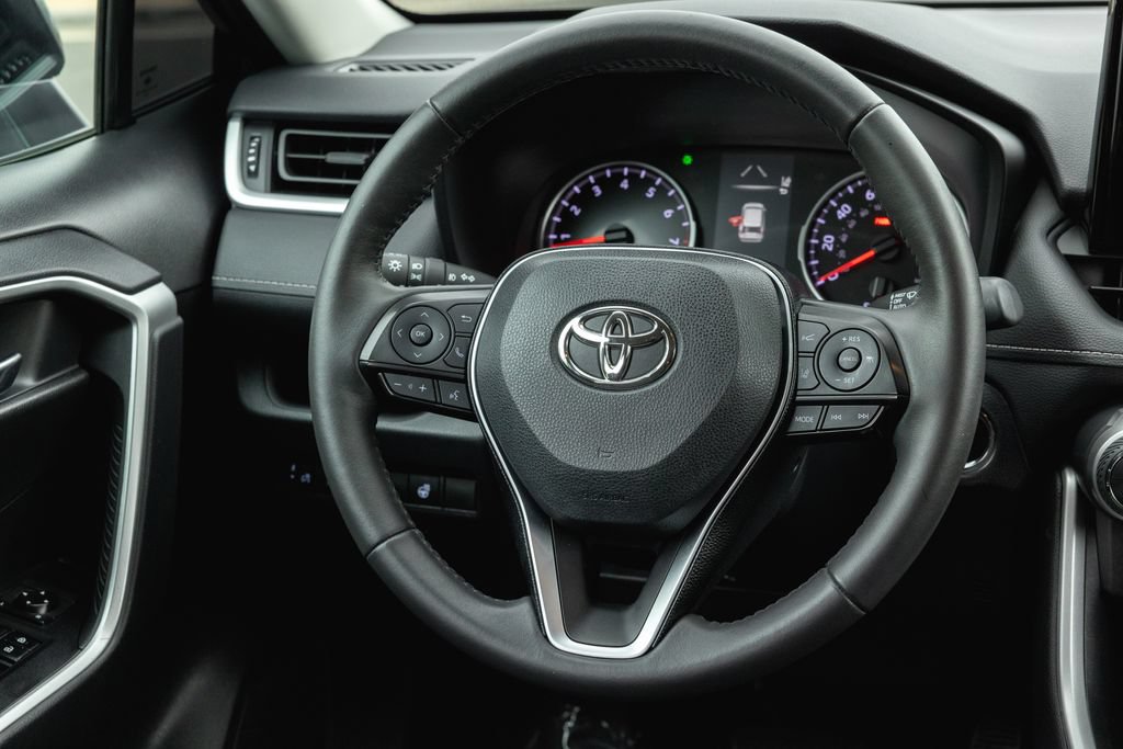 Certified 2020 Toyota RAV4 XLE w/ XLE Grade Weather Package FWD image 28