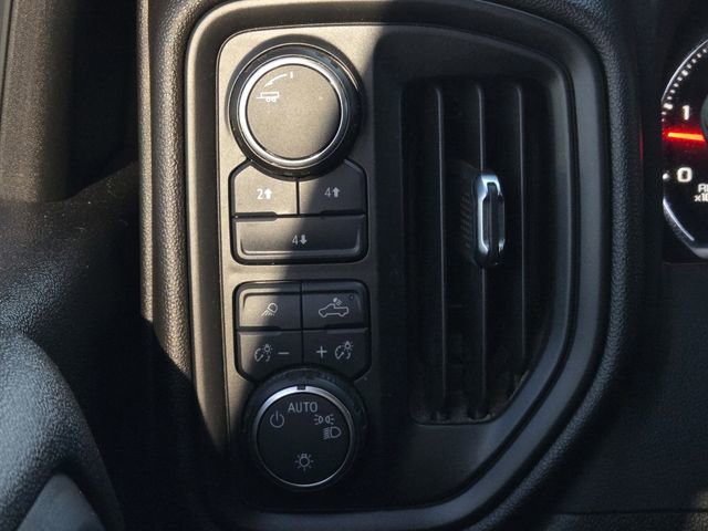 Used 2025 Chevrolet Silverado 2500 Custom w/ Custom Value Package image 23